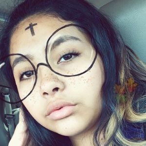 Meet your Posher, Aida